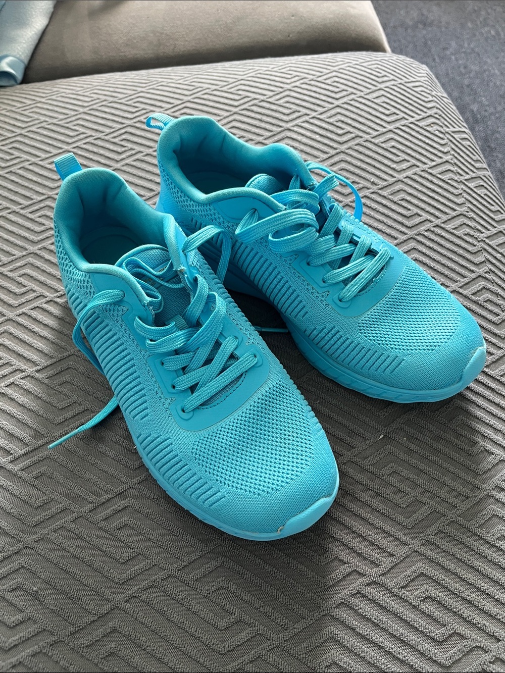 Skechers bob Women’s Lightweight Athletic Lace-Up Sneakers in aqua blue